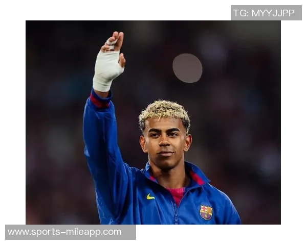 亚马尔德比战前一天积极训练奥尔莫恢复状态随队合练